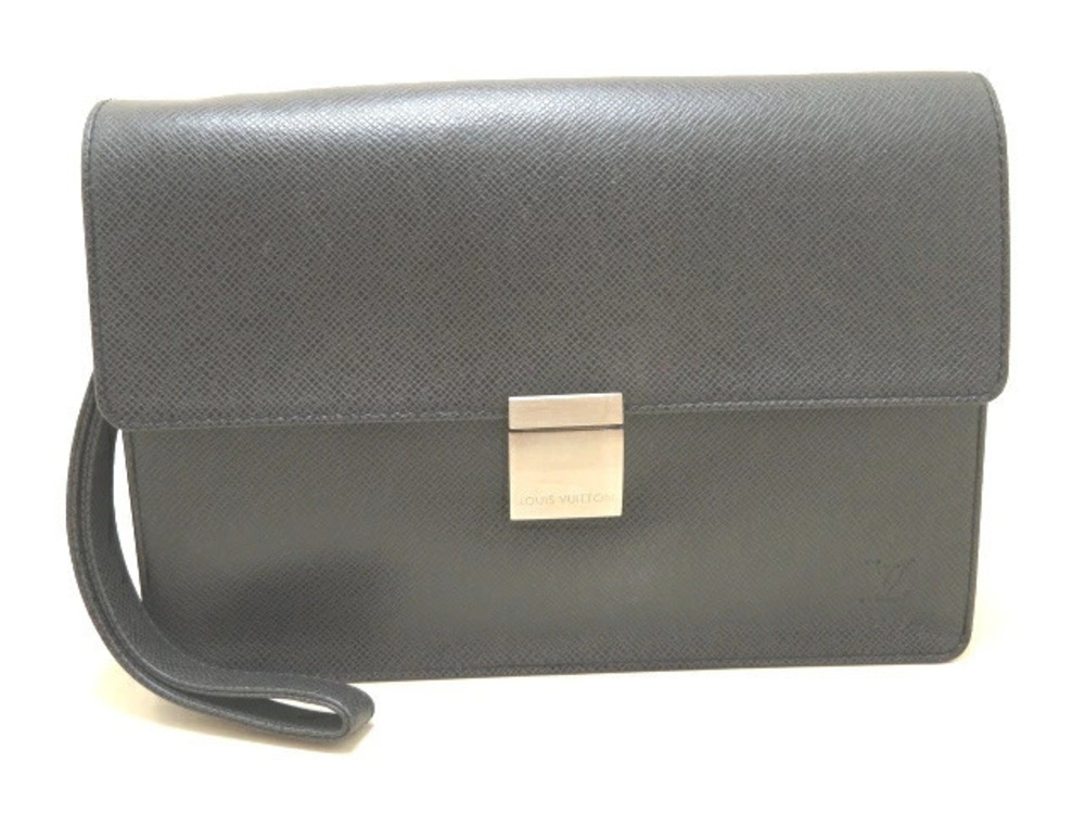 LOUIS VUITTON Selenga Shoulder Bag Taiga